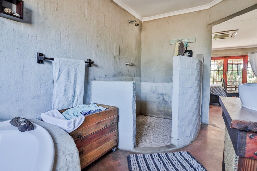 3 Bedroom Property for Sale in Hooikraal Western Cape